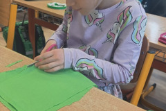 15.12.2025  Šití pytlíčků 2. tř.