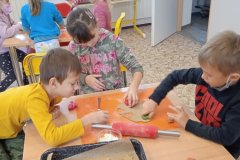 17.12. Pečení perníčků 1. třída